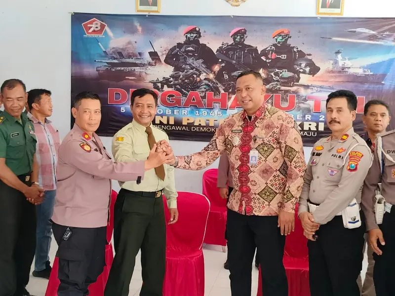 HUT TNI ke -78,  Koramil 0809 Mojoroto Kota Kediri Dapat Kejutan dari Polsek dan Camat