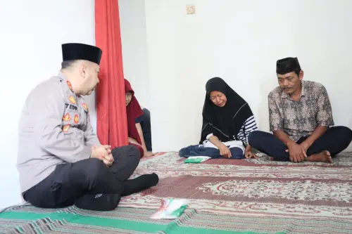 Temui Keluarga Korban, Kapolres Kediri Kota Janji Buru Kasus Pengeroyokan