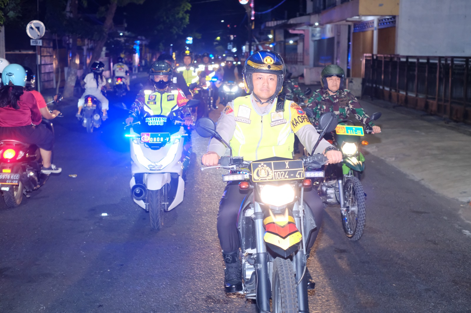Polres Blitar Kota Bersama TNI dan Satpol PP Gelar Patroli Skala Besar
