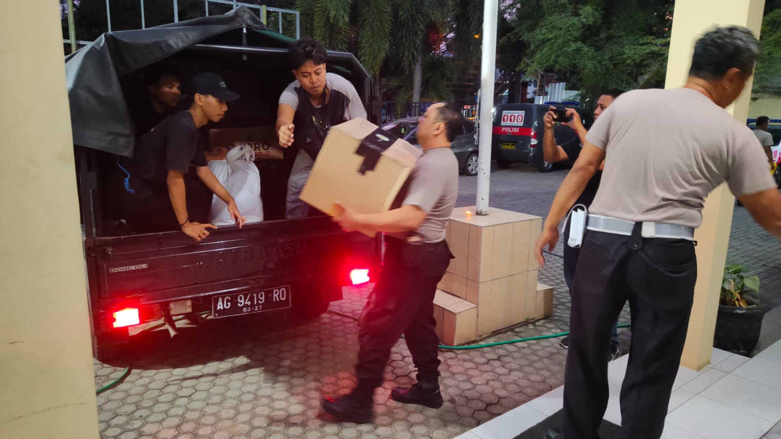 Polsek Mojoroto Peduli Palestina, Kapolsek Bersama Anggota Kumpulkan Ratusan Paket Bantuan