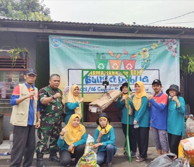 Jumlah Nasabah Bank Sampah Bunga Dahlia Terus Bertambah, Tabungan Diambil Jelang Idul FitriÂ 
