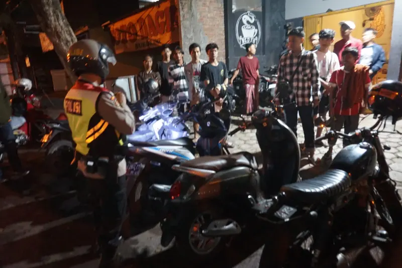 Patroli Dini Hari, Polsek Mojoroto Ciptakan Kamtibmas