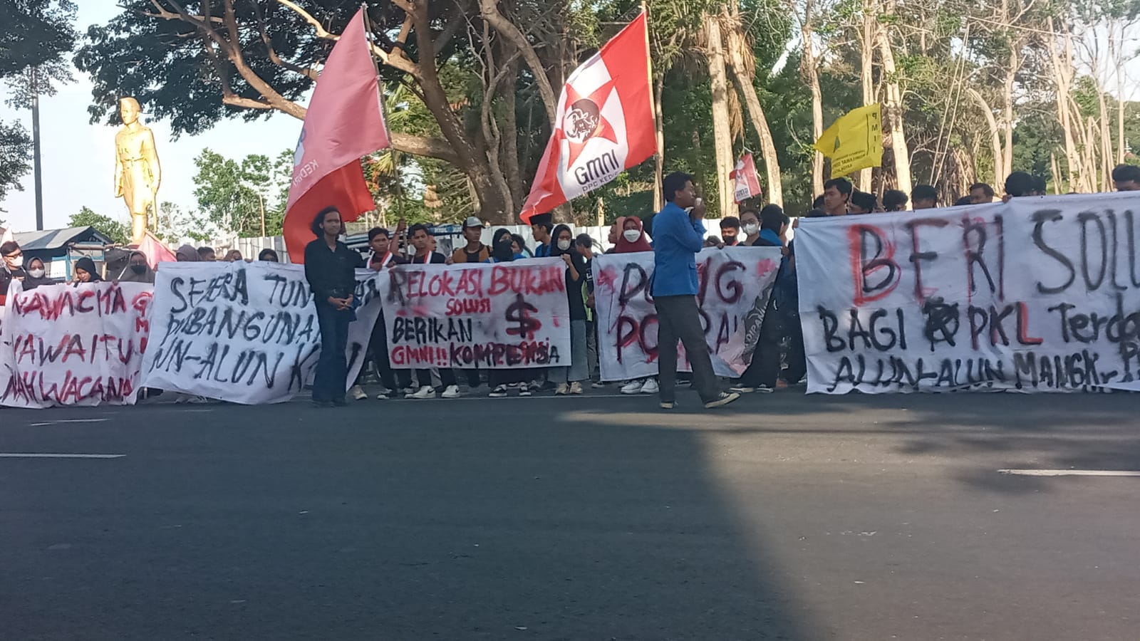 Mahasiswa Demo Alun-Alun Kota Kediri, Begini Kata Dinas PUPR
