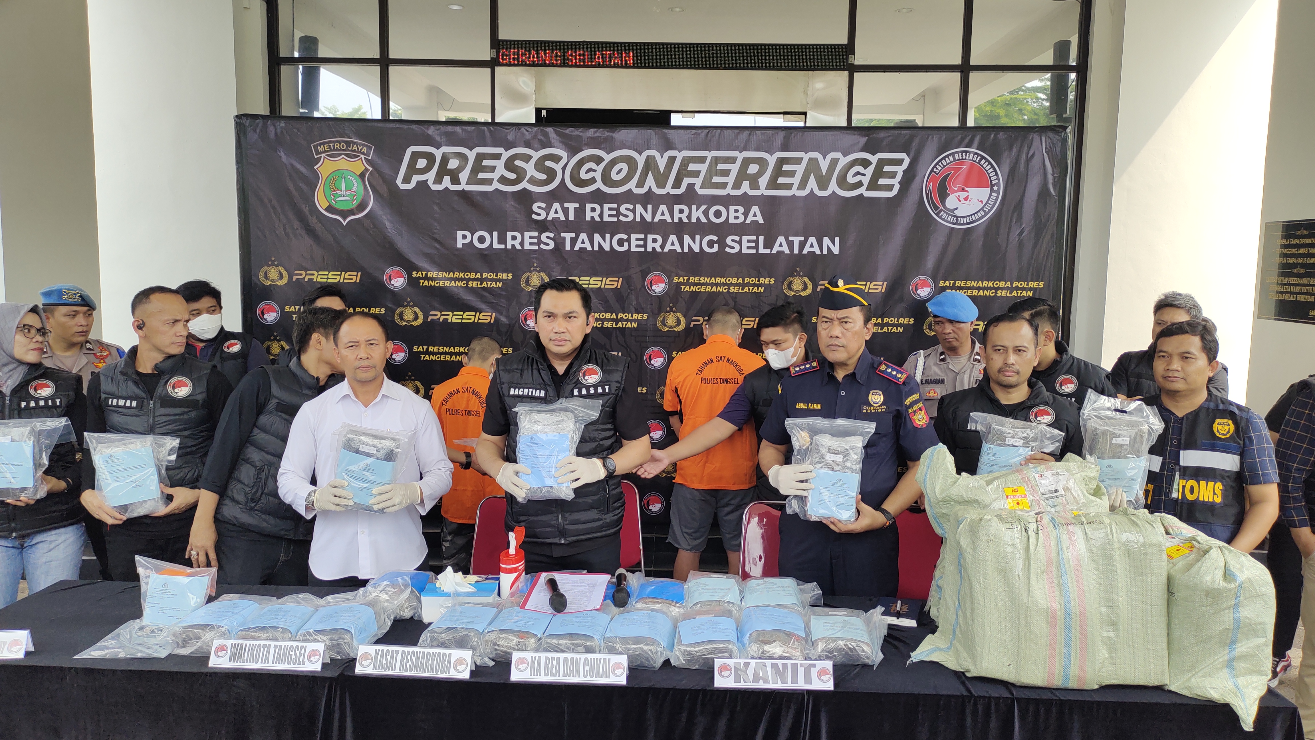 Ganja Siap Edar Saat Malam Tahun Baru Digagalkan Polres Tangsel,  Dua Pelaku Turut Diamankan