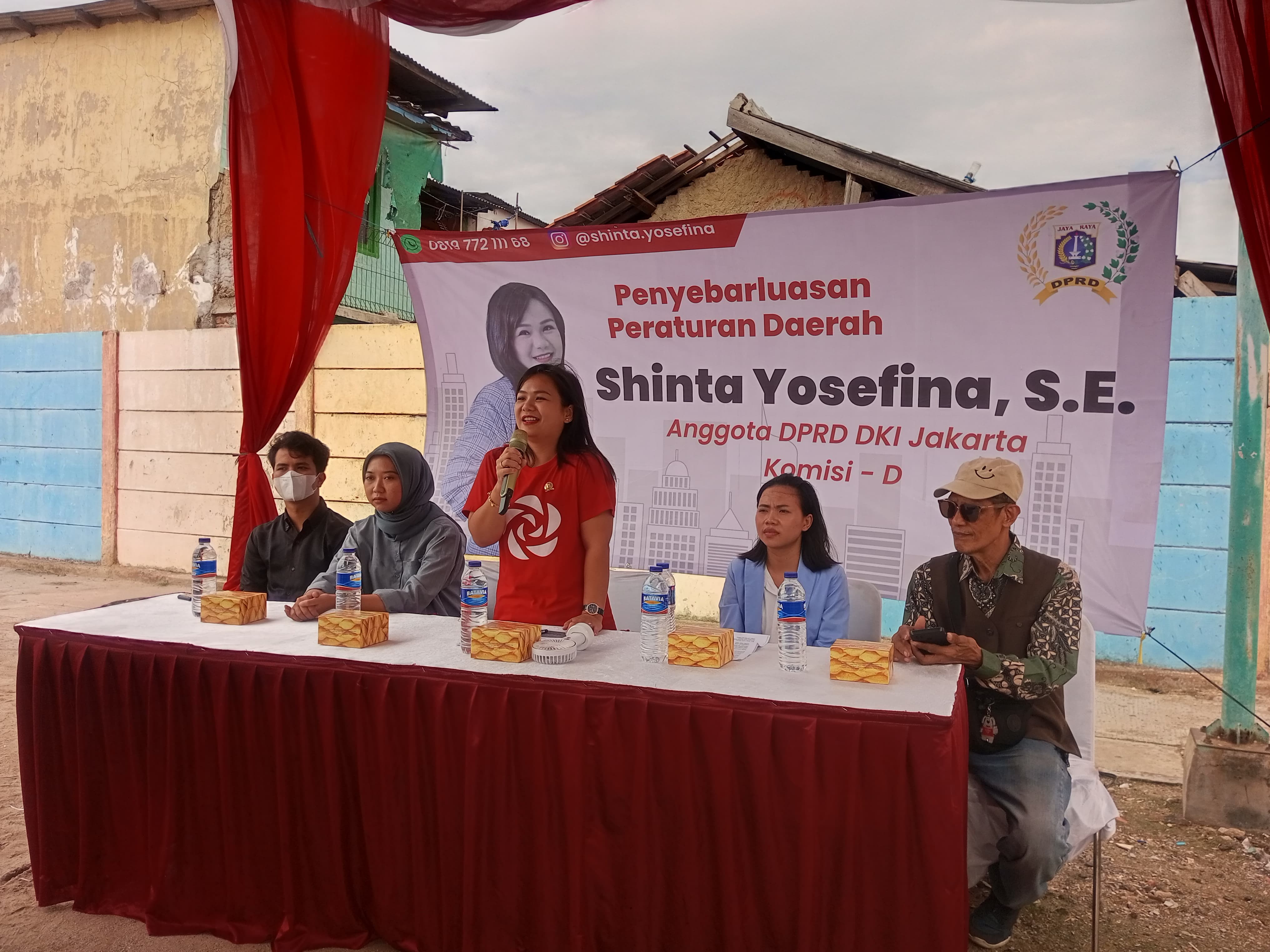 Turun ke Masyarakat, Anggota DPRD Fraksi PSI Shinta Yosefina Dicurhati Soal Bansos