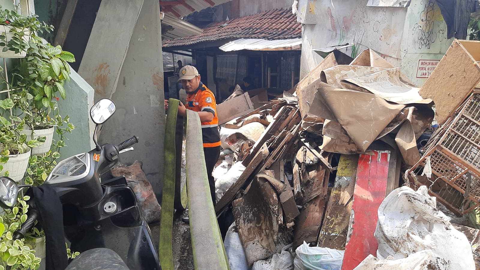 BAZNAS RI Sigap Respon Bencana Longsor di Subang
