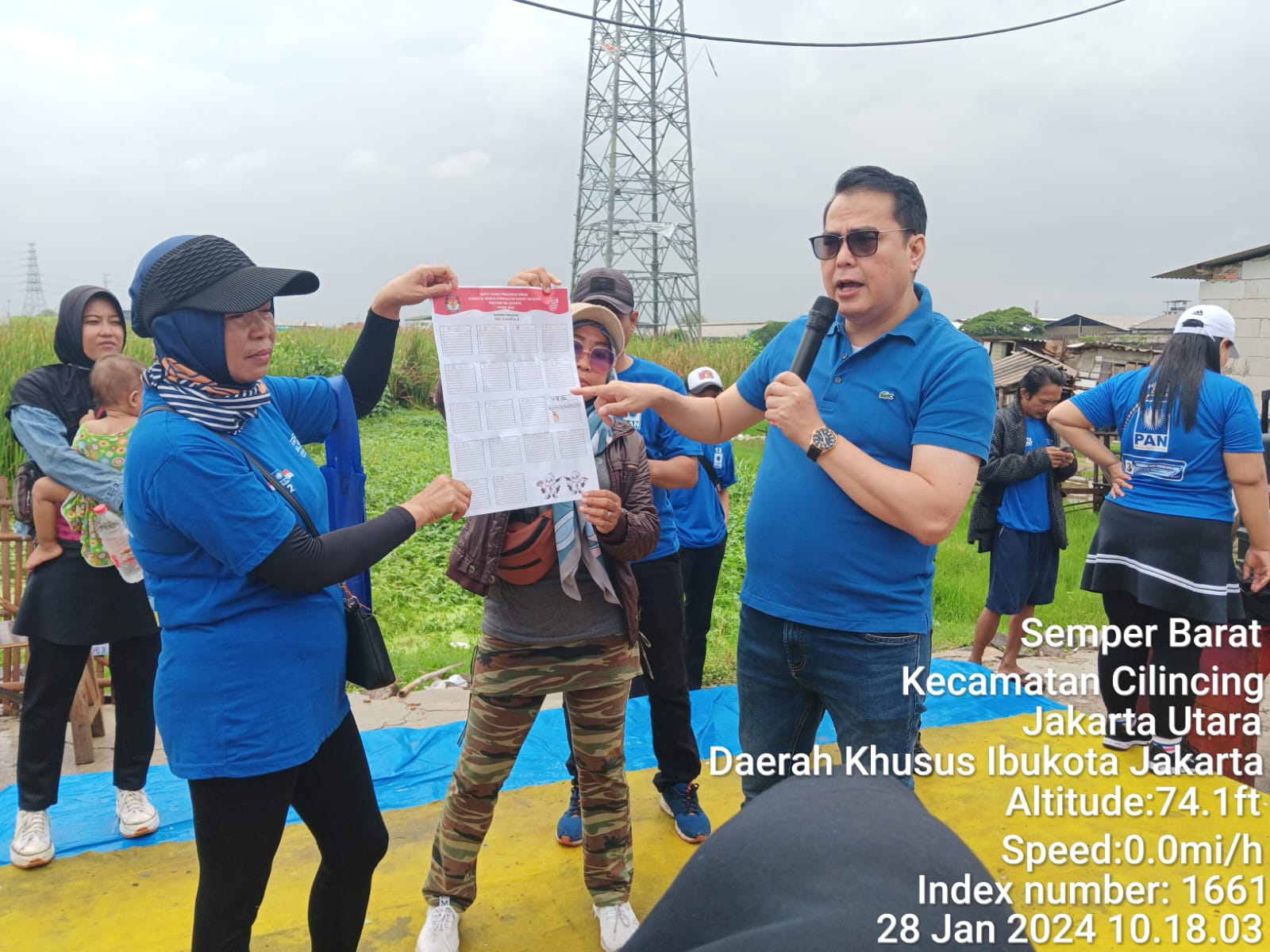Caleg PAN Dr Salman Senam Bareng Warga Cilincing Jakarta UtaraÂ 