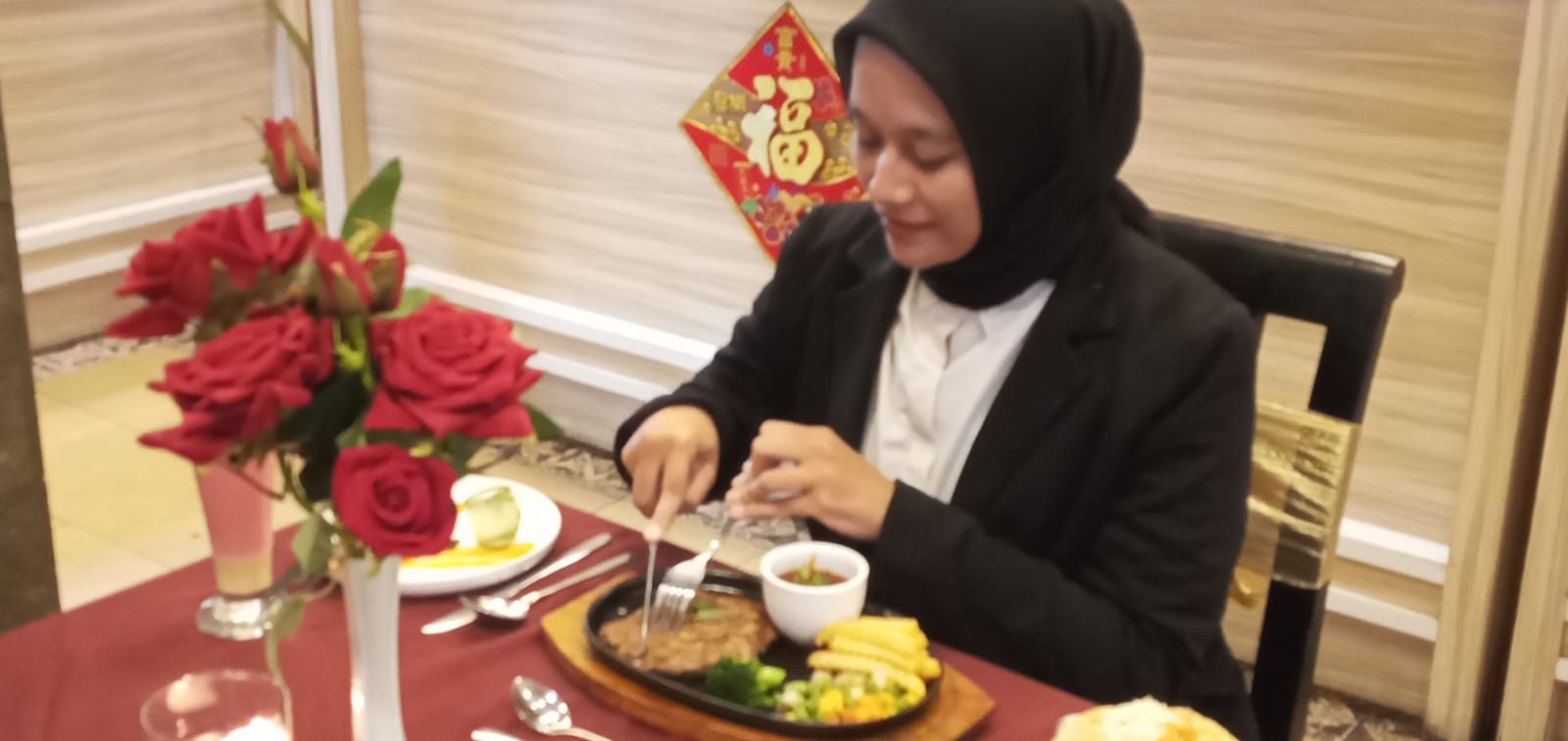 Bingung Cari Tempat Malam Valentine?Â  Yuk Kepoin Fox Steak House Lotus Garden Hotel Kediri