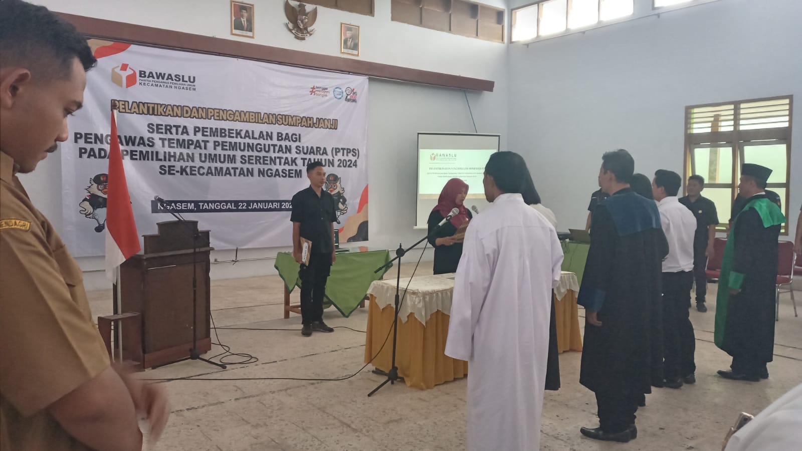 Panwascam Ngasem Kediri Lantik 179 PTPS