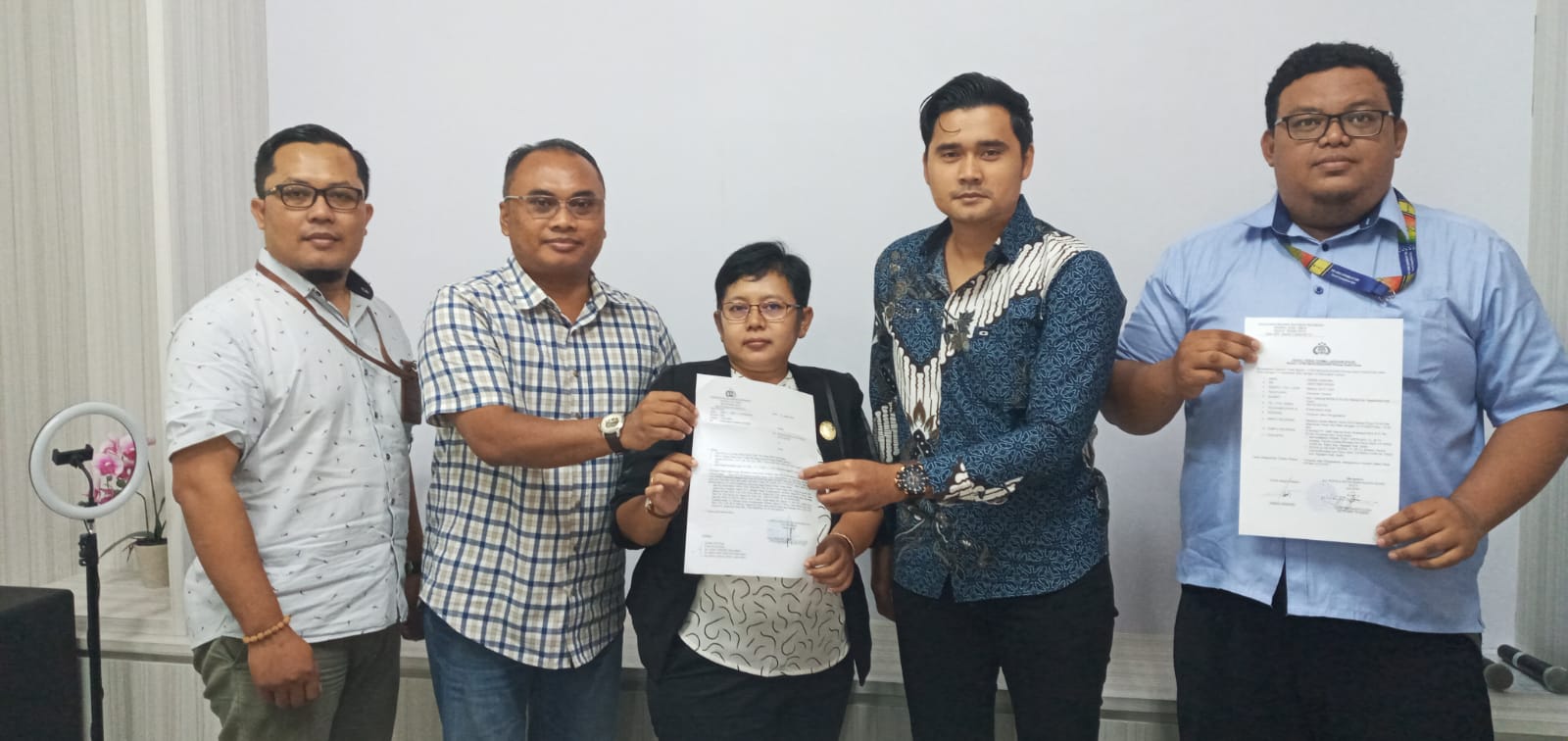 Suami Istri Gelapkan Delapan iPhone Pro Max Dilaporkan ke Polisi 