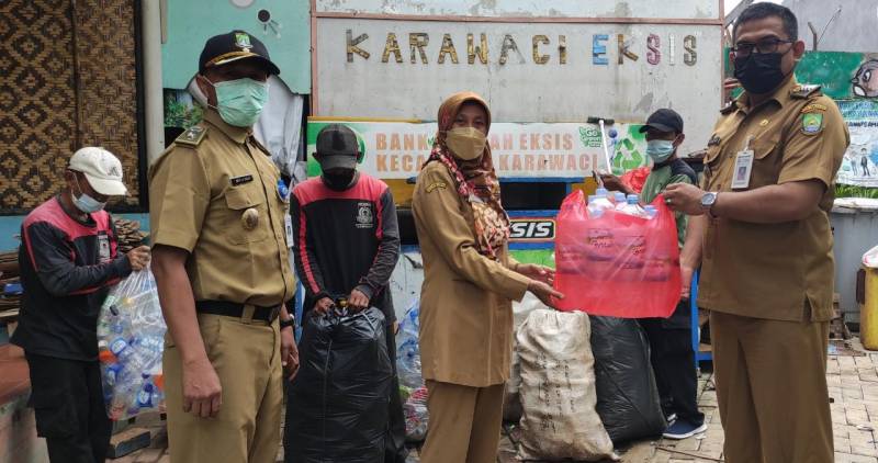 Hari Peduli Sampah Nasional, DLH Kota Tangerang Kumpulkan 674 Kilogram Sedekah Sampah