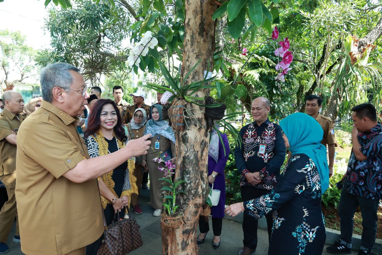 Jadi Ikon Tangsel, Benyamin Ajak untuk TanamÂ Anggrek