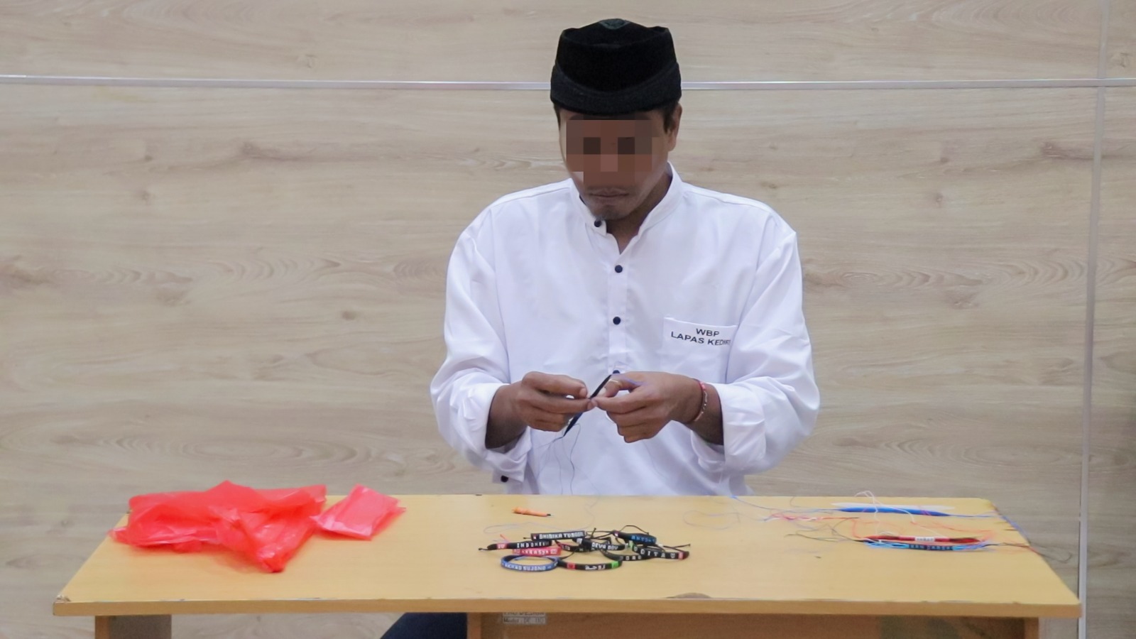 Napiter Kelas IIA Kediri Punya Kemampuan Membuat Gelang Cinta NKRI