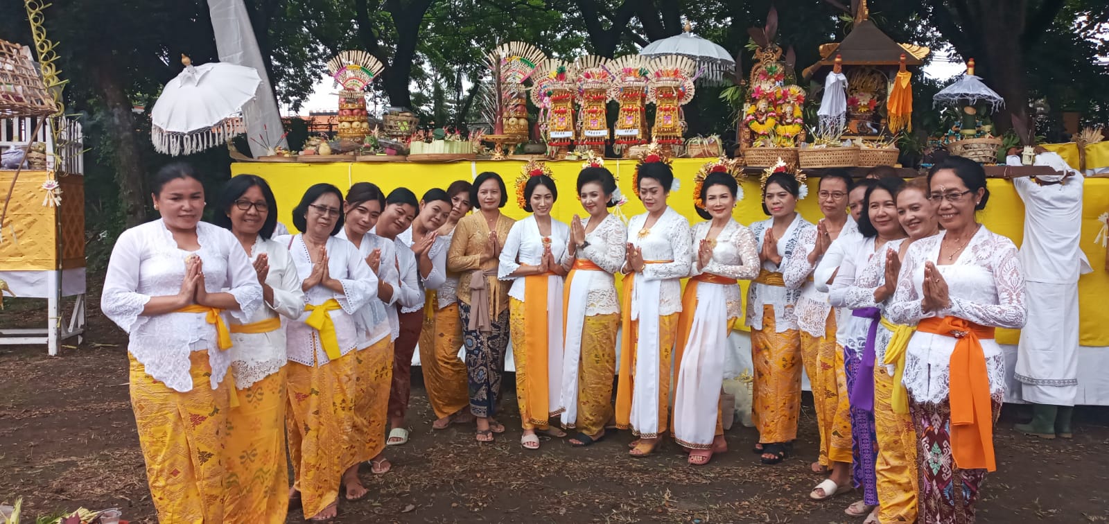 Umat Hindu Kota Kediri Melangsungkan Upacara Melasti
