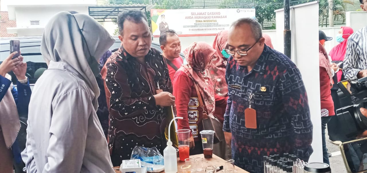 Dinkes Bareng BPOM Kediri Uji Lab Temukan Menu Takjil Berformalin