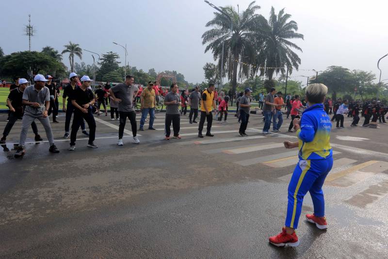 Peringatan May Day, Pj Wali Kota Tangerang Senam Bersama Buruh
