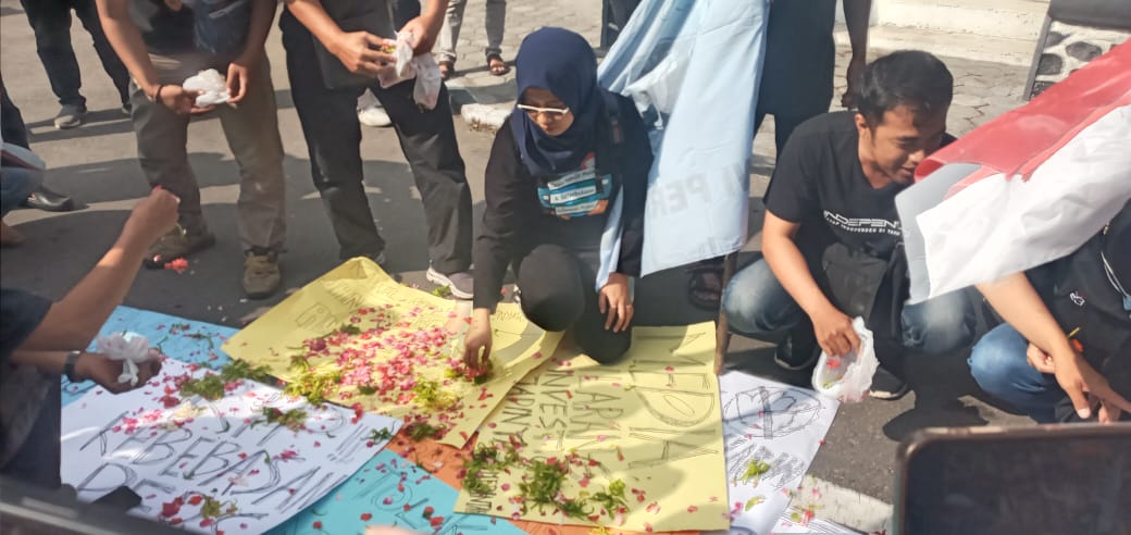 Aliansi Wartawan Kediri Raya Tolak RUU Penyiaran: Raport Merah Bagi DPR Jika DisetujuiÂ 