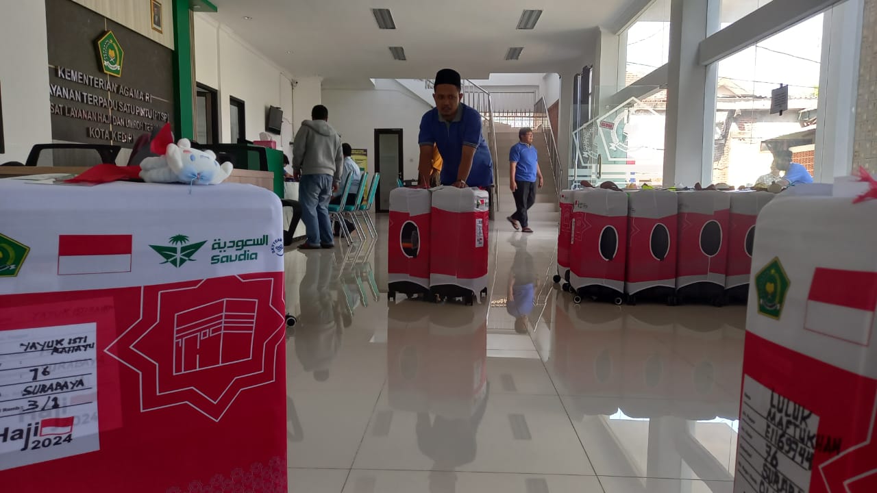 Kemenag Kota Kediri Kirim Ratusan Koper Jamaah Haji ke Embarkasi Surabaya
