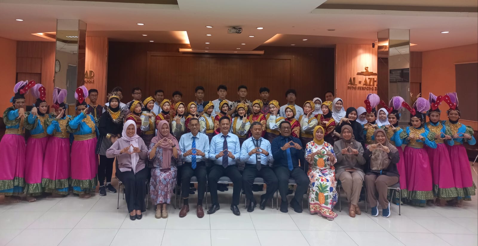 Tour Eropa SMA Islam Al Azhar BSD Bawa Misi Budaya dan Studi Banding