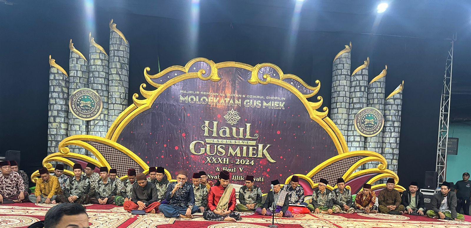 Ribuan Jamaah Padati Haul Gus Miek Ke-32