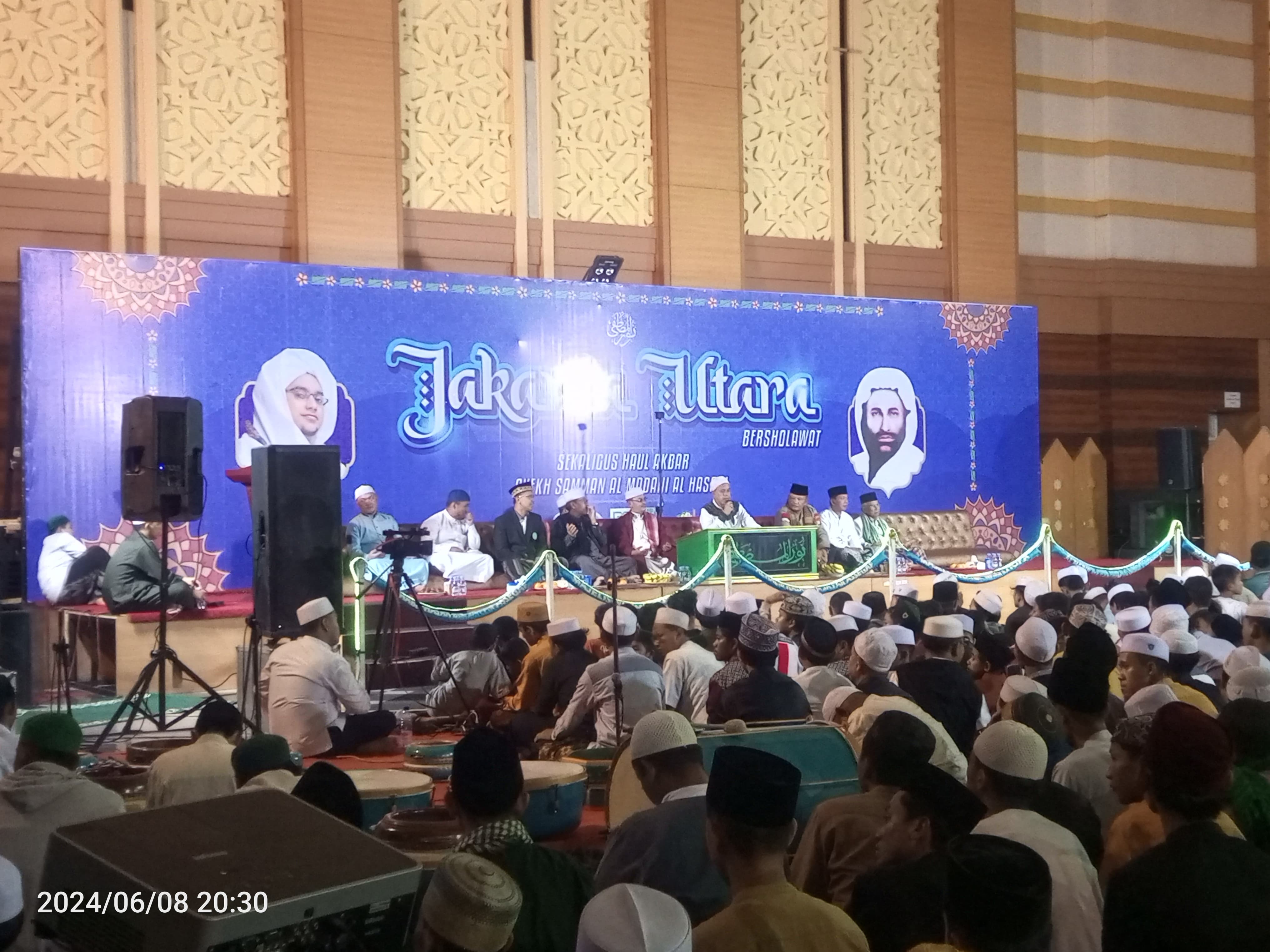 Gema Shalawat Padati Masjid Jakarta Islamic Center