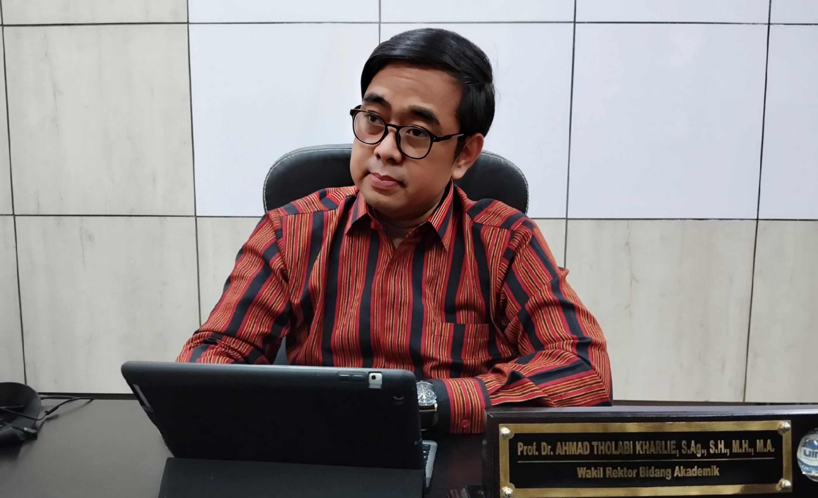 Peringatan Harganas, Guru Besar UIN Jakarta Ingatkan Dampak Digital Bagi Keluarga IndonesiaÂ Â 