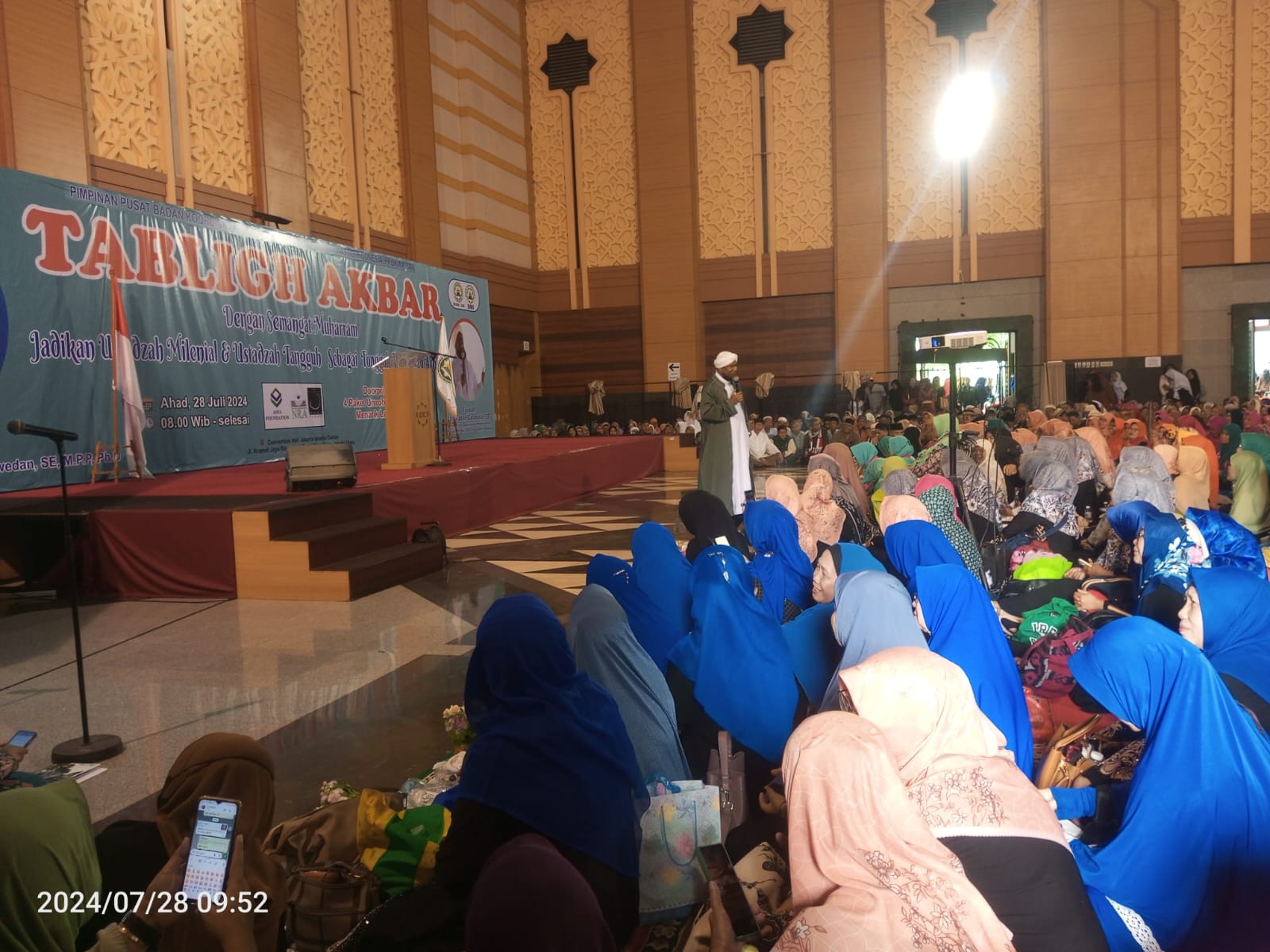 BKKMâ€“DMI Kembali Gelar Wisuda Calon Ustadzah Angkatan KelimaÂ 
