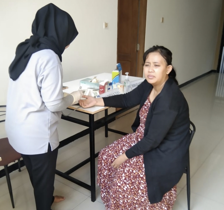 Klinik Alabelo Cek Kesehatan Warga Cempaka Putih Tanpa Pungut Biaya