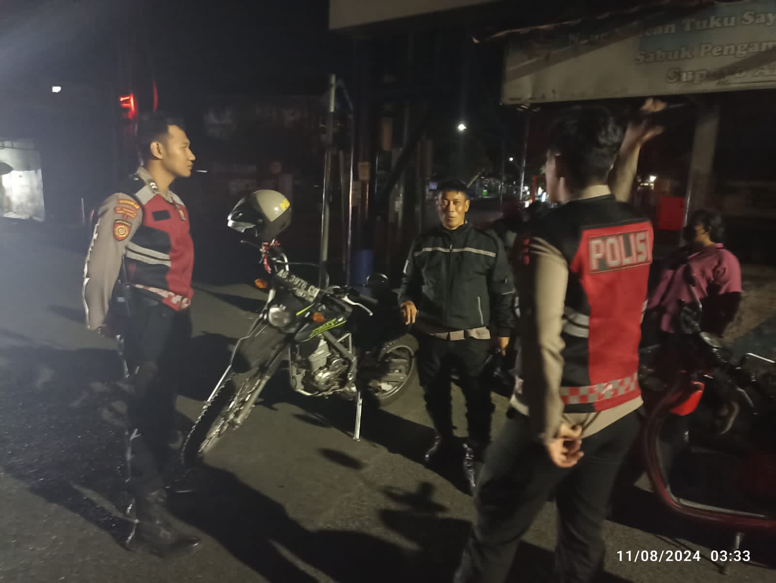 Lima Remaja Bawa Sajam Tunggang Langgang Saat Dikejar Kapolsek MojorotoÂ 