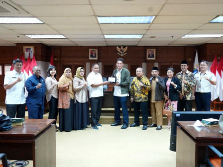 Berbagi Pengalaman, Komisi I DPRD Kota Tangerang Kunker ke Kominfo Jakbar