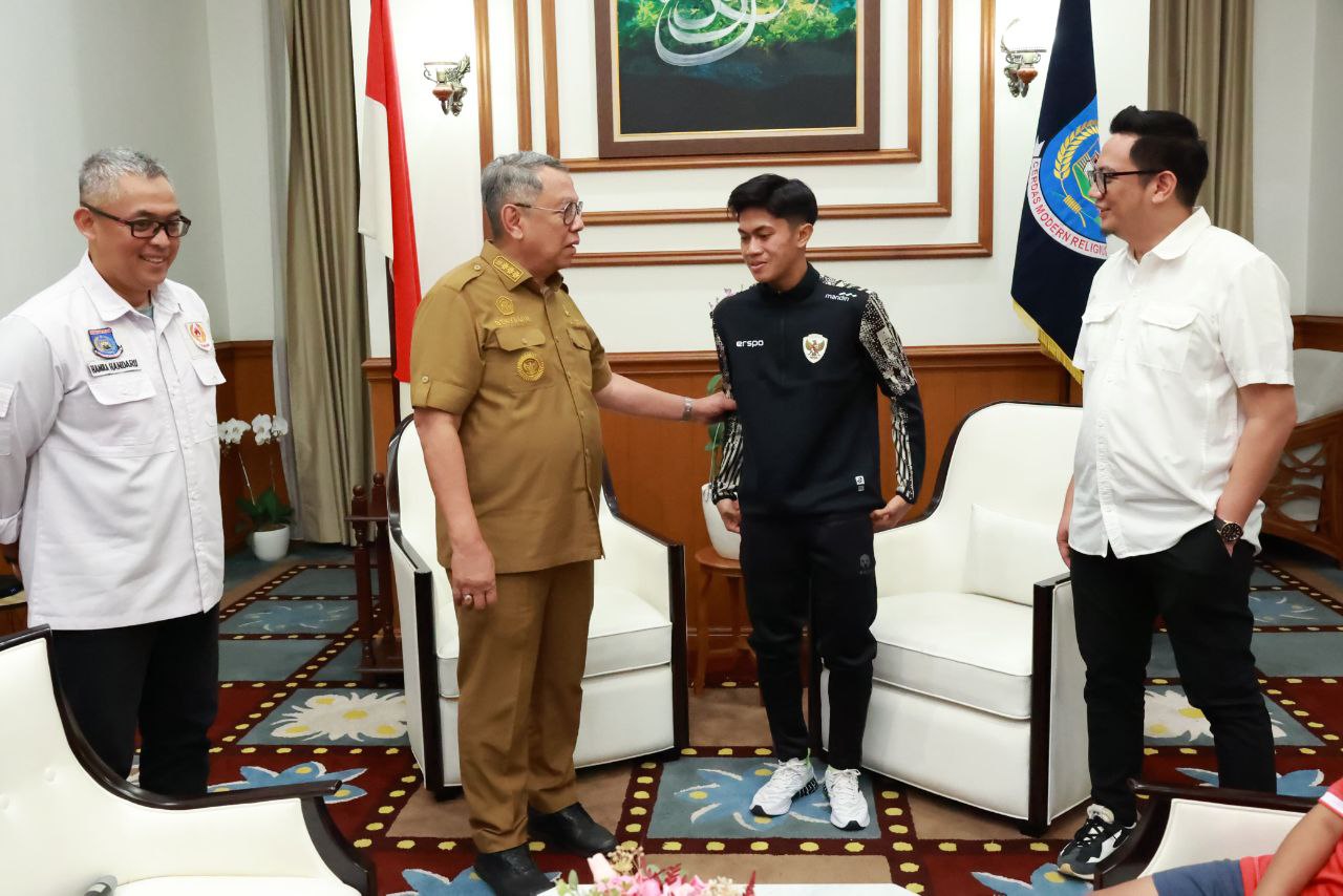 Benyamin Beri Hadiah Kafiatur, Pemain Timnas U-19 Juarai AFF Ditawari BeasiswaÂ 