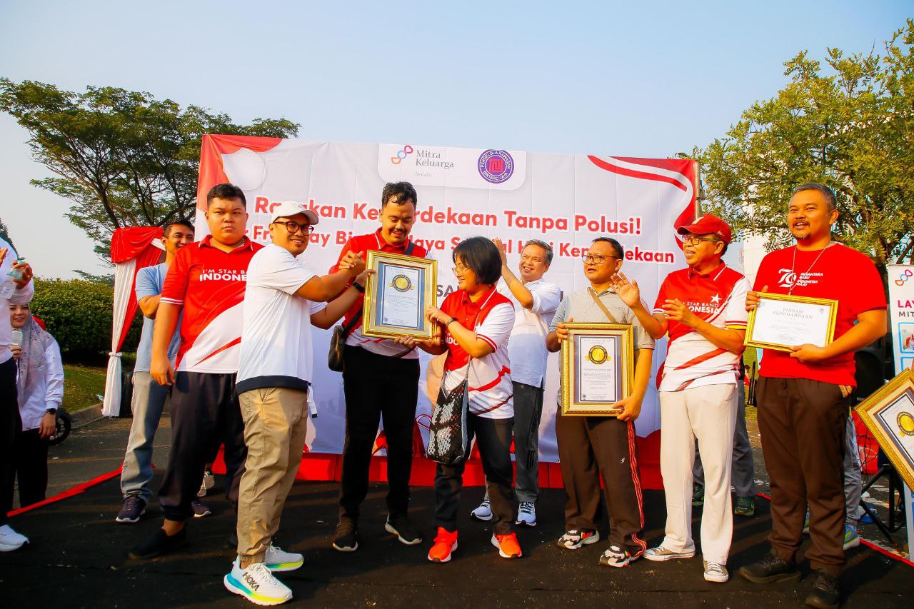 Car Free Day, Pilar Serahkan Penghargaan  Grup Band ABK Pecahkan Rekor Dunia