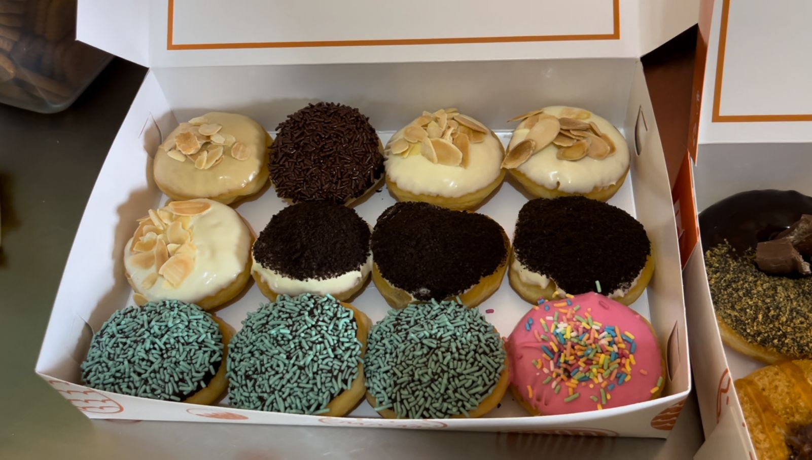 Mencicipi Donat Kapas dari Donat In Tangerang