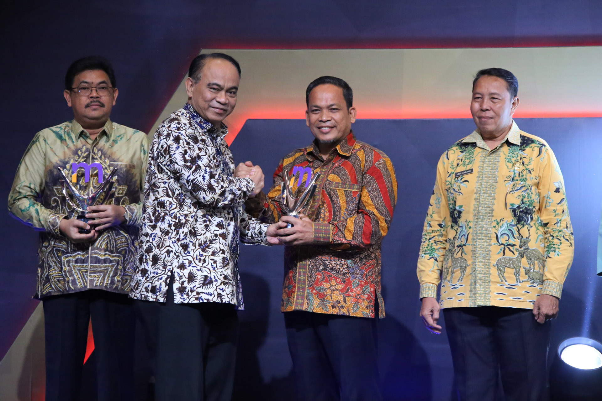 Permudah Layanan Publik Berbasis Teknologi, Pemkot Tangerang Raih Merdeka.com Awards