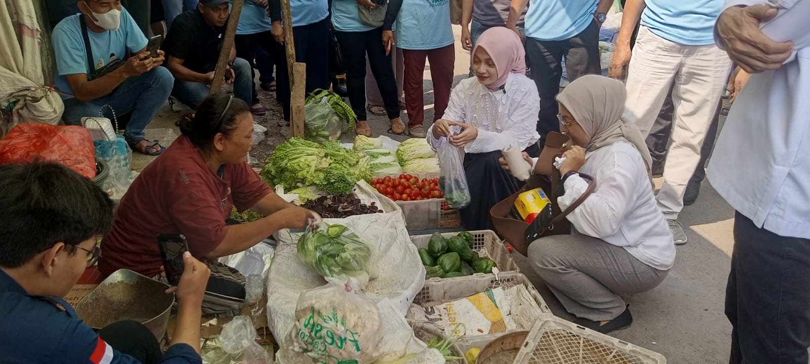 Vinanda Prameswati Blusukan di Pasar Mrican
