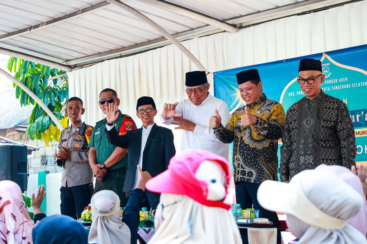 Benyamin Ditengah  Kemeriahan Pawai Ta\'aruf STQ Kelurahan Pondok Aren