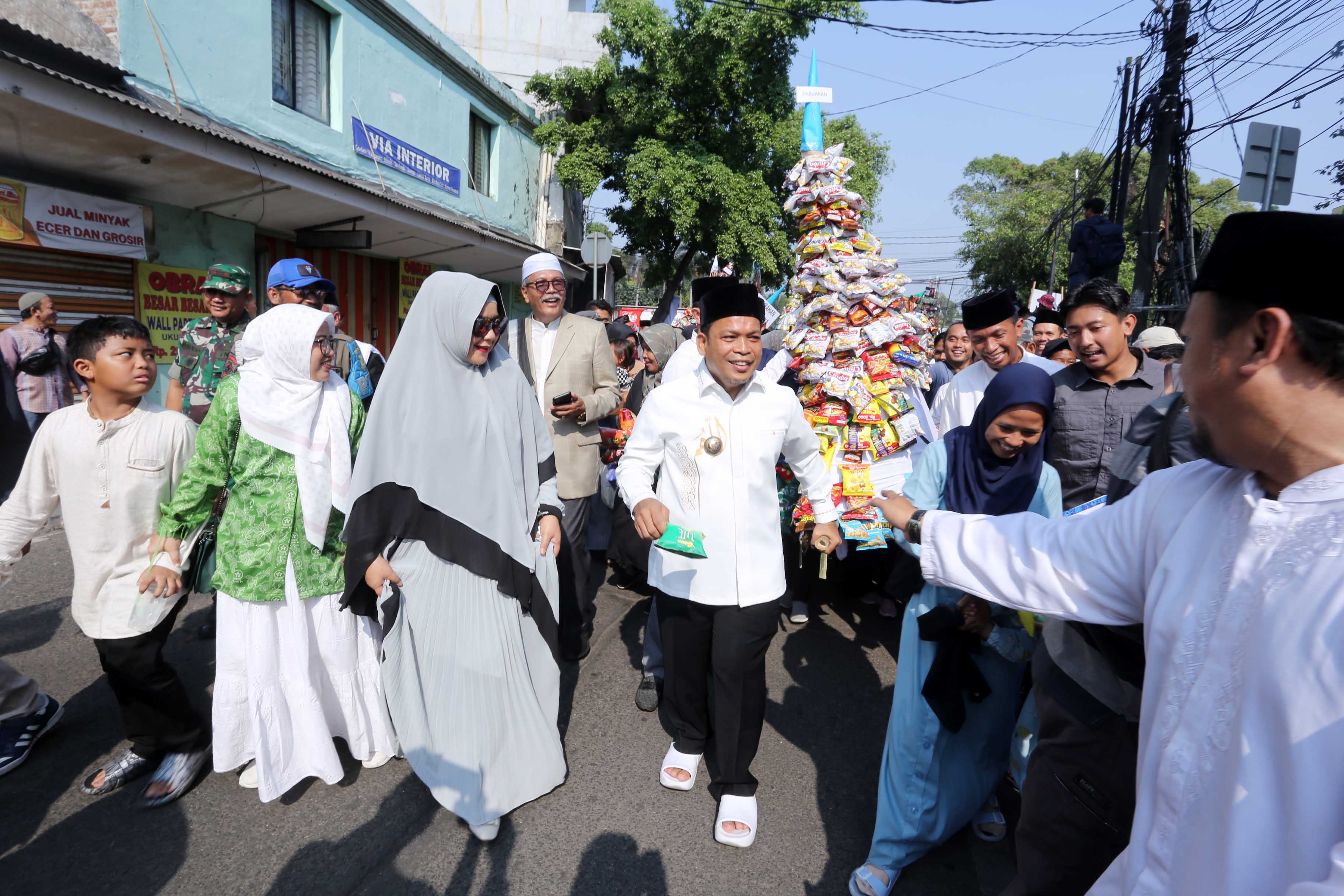 Semarak Maulid di Kota Tangerang: Arak-arakan Gunungan dan Makan Kebuli Bersama
