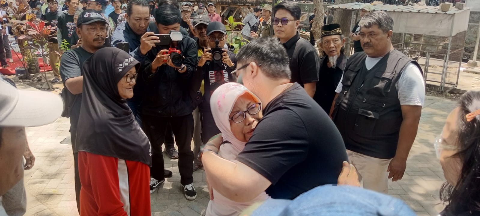 Mas Dhito Janji Bakal Tingkatkan Insentif Guru Honorer, Guru Ngaji dan Kader Posyandu