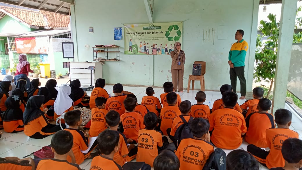 Komunitas Cinta Lingkungan Edukasi Pengenalan Sampah Bagi Siswa SDN 03 Serpong