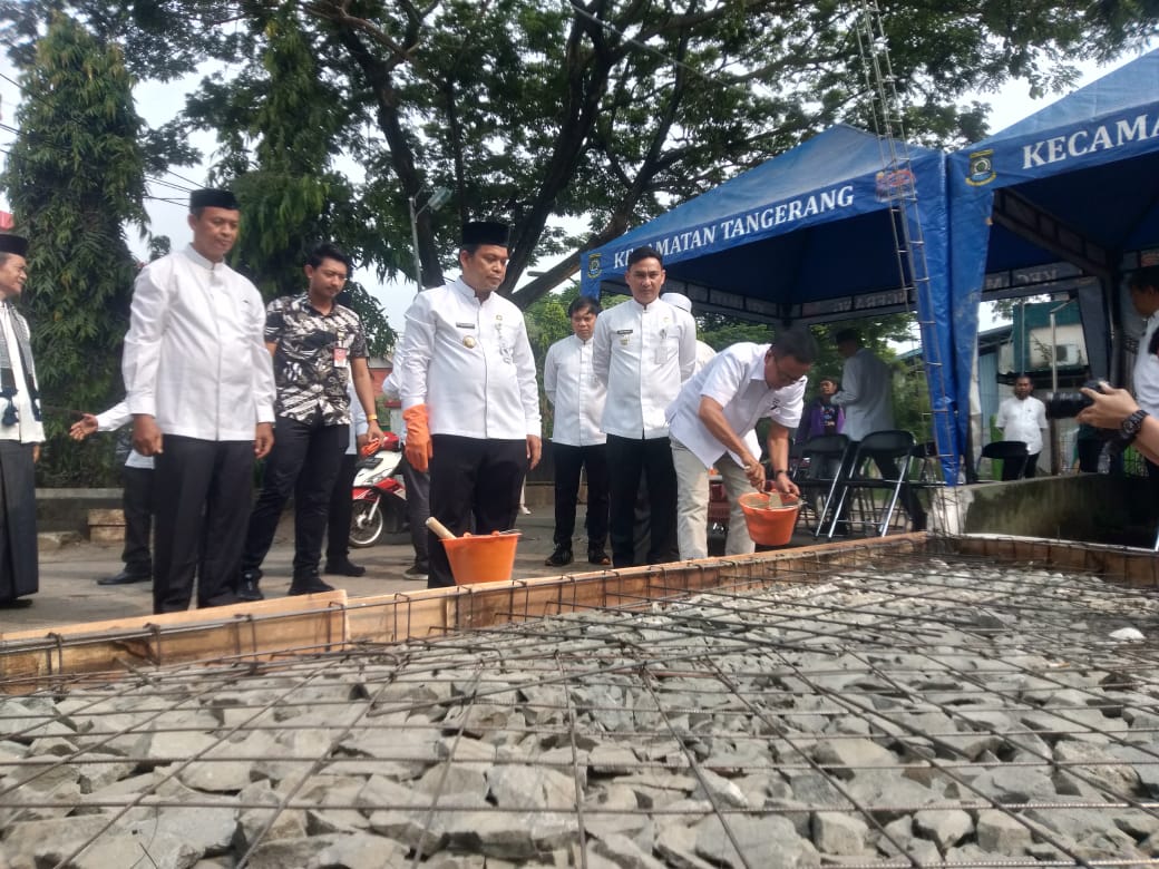 PJ Walikota Tangerang Nurdin Resmikan Perdana Tempat Pembuangan Sampah Sementara