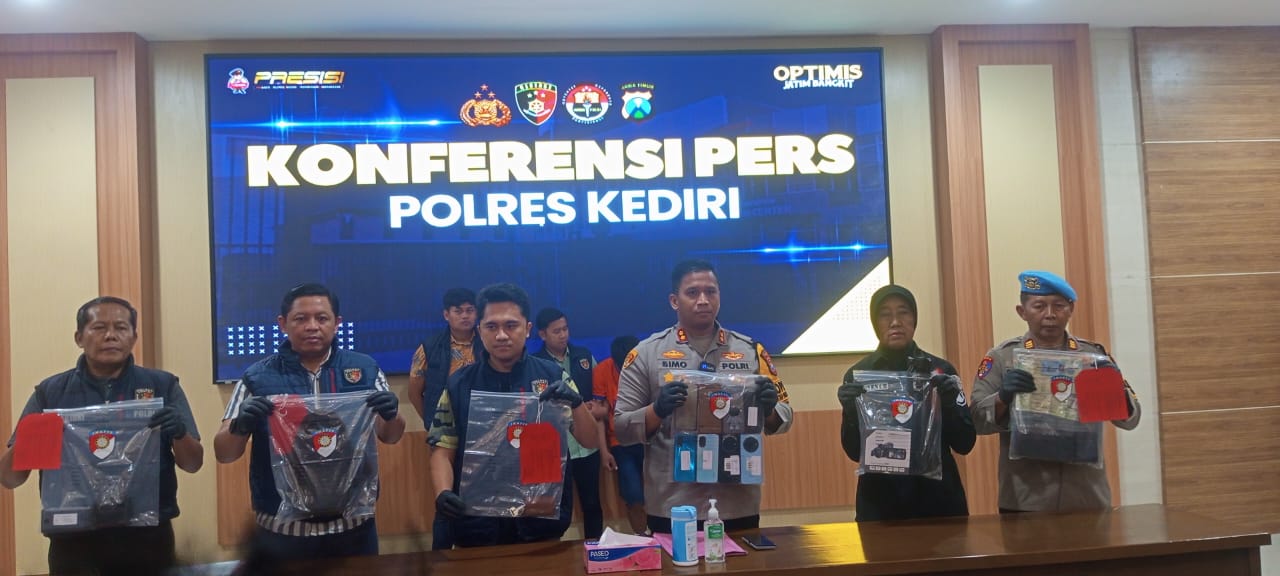 Pelaku Pembunuhan Satu Keluarga Diringkus Polres Kediri, Tersangka Merupakan Adik Kandung Korban