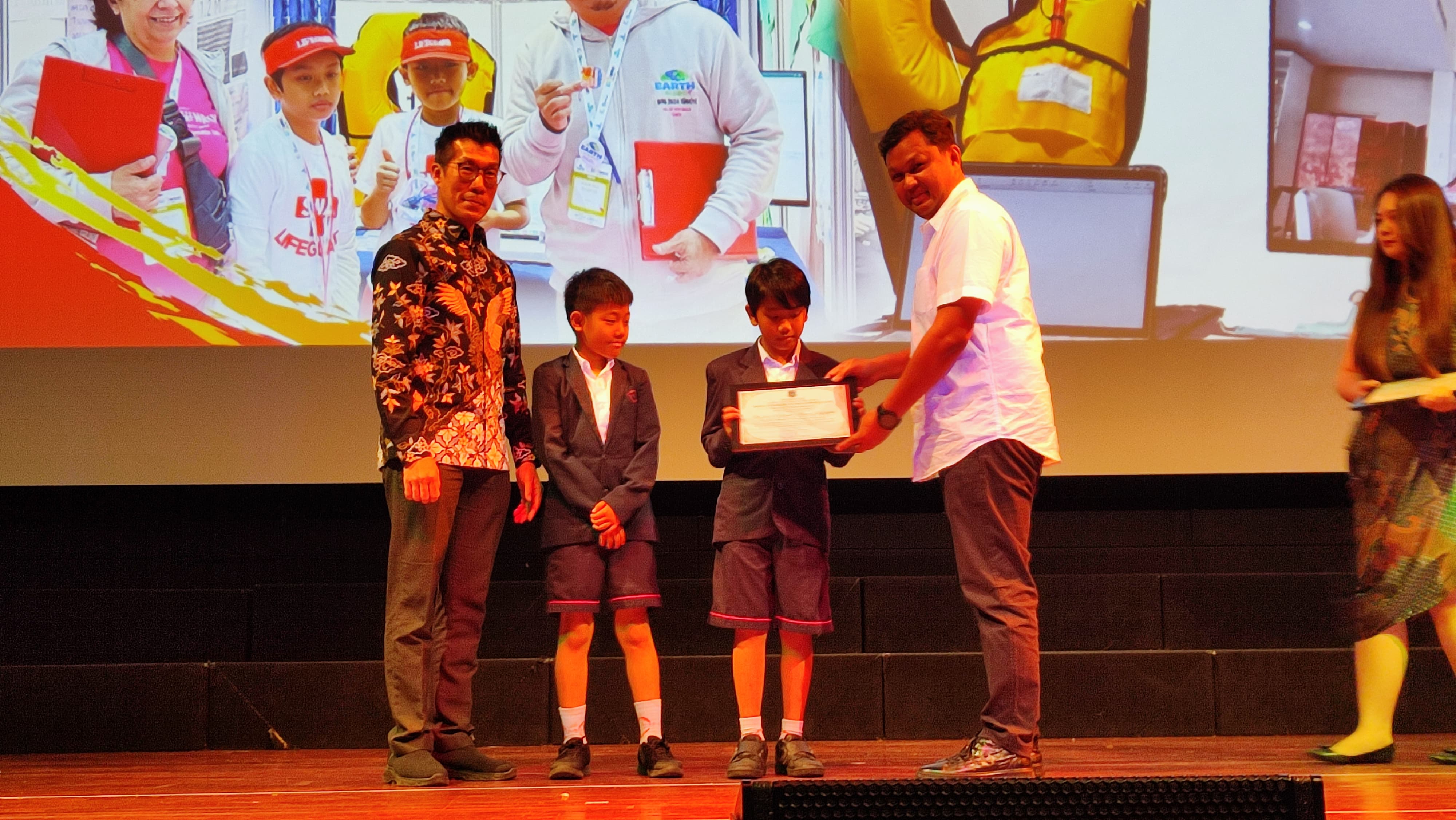 Pemkot Tangsel Beri Penghargaan Juara 1 World Robot Olympiad Sinarmas World Academy