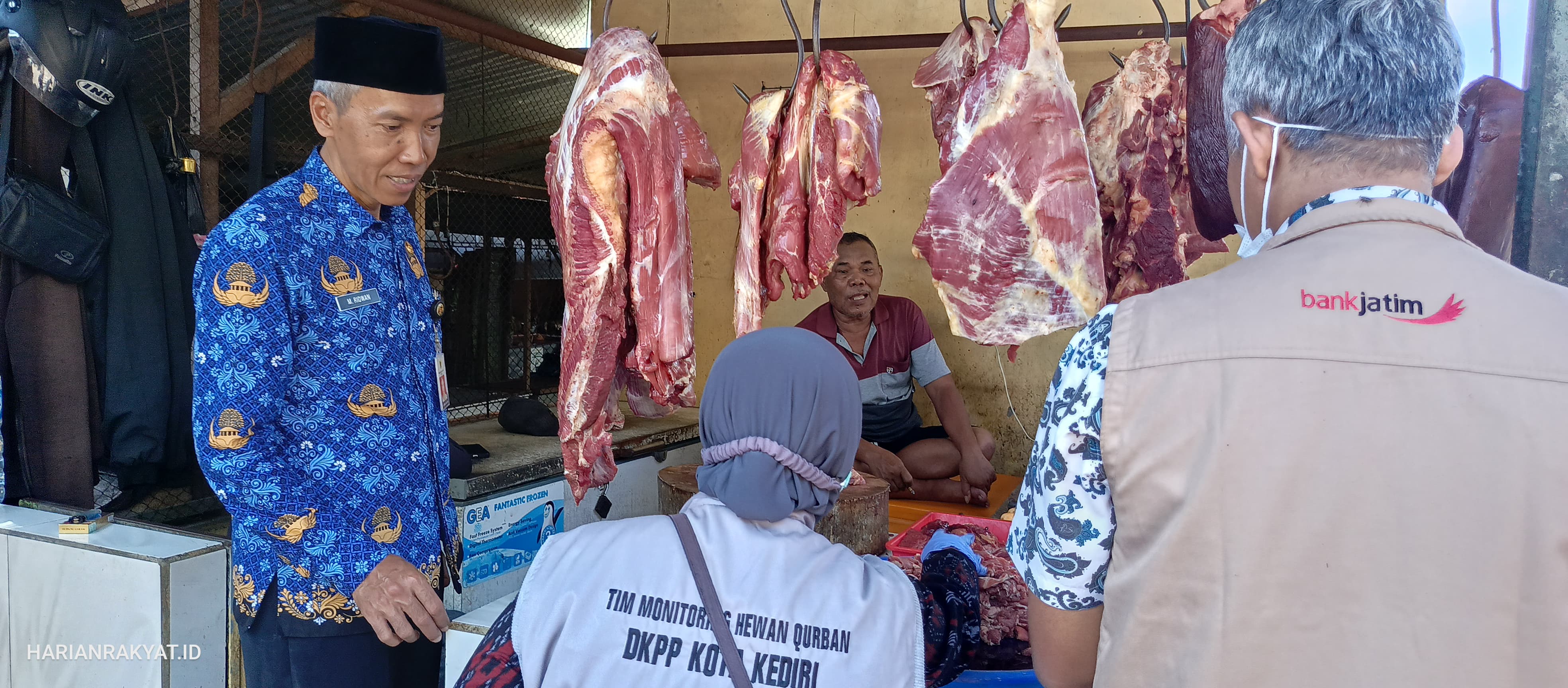 Pemeriksaan Dinas Ketahanan Pangan dan Pertanian Kota Kediri di Pasar Tradisional Menjelang Nataru