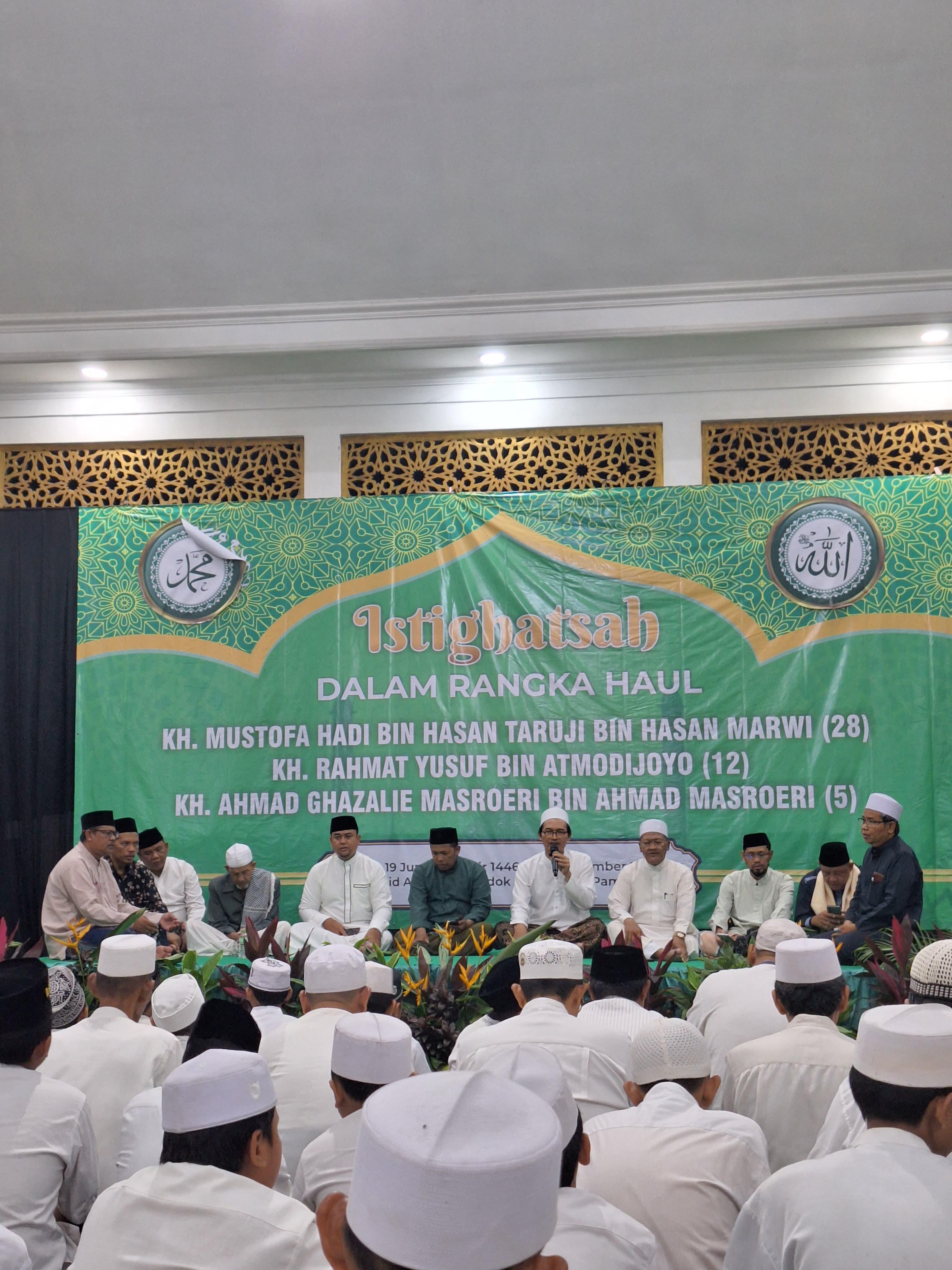 Ribuan Jamaah Pondok Cabe Hadiri Istighosah Sekaligus Haul KH Mustofa Hadi bin Hasan Taruji Bin Hasan Marwi