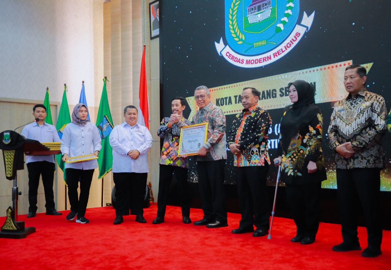 Tertinggi Soal Kepatuhan Pelayanan Publik, Pemkot Tangsel Borong Penghargaan Ombudsman RI