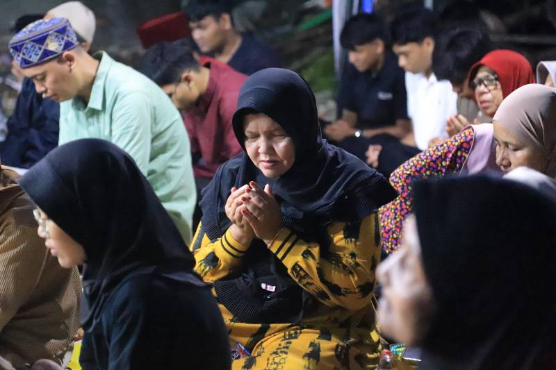 Malam Pergantian Tahun, Dr.Nurdin Istigasah dan Doa Bersama Warga Babakan