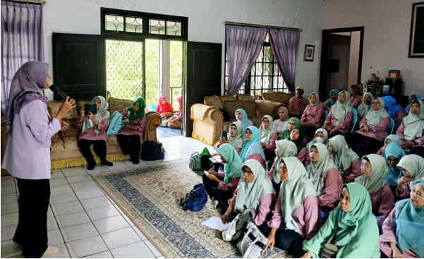 Fakultas Ilmu Kesehatan UPN Veteran Jakarta Kenalkan Makanan Bergizi Bagi Lansia