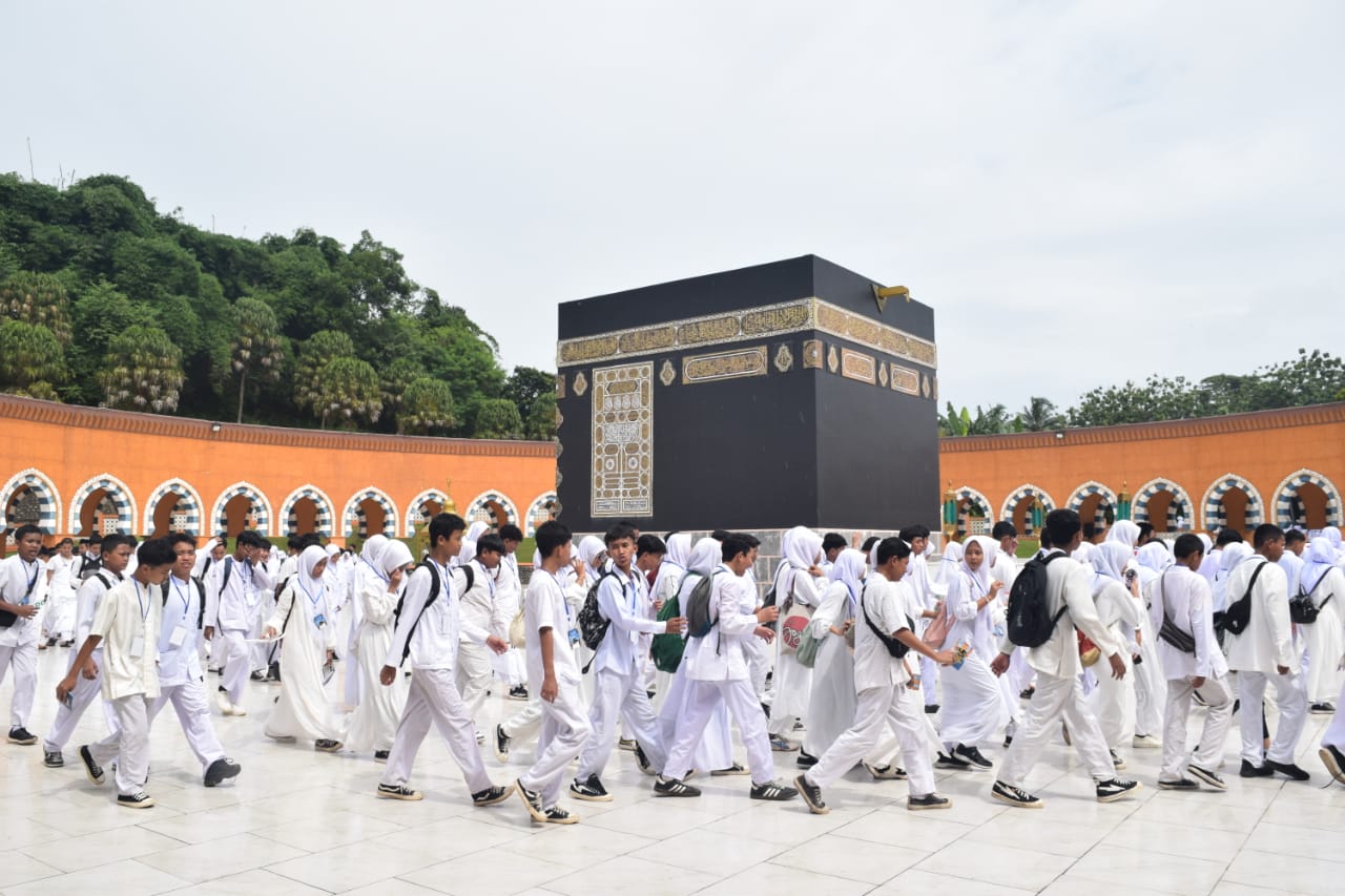 Siswa MTs se Kota Tangsel Mengikuti Praktik Ibadah Haji