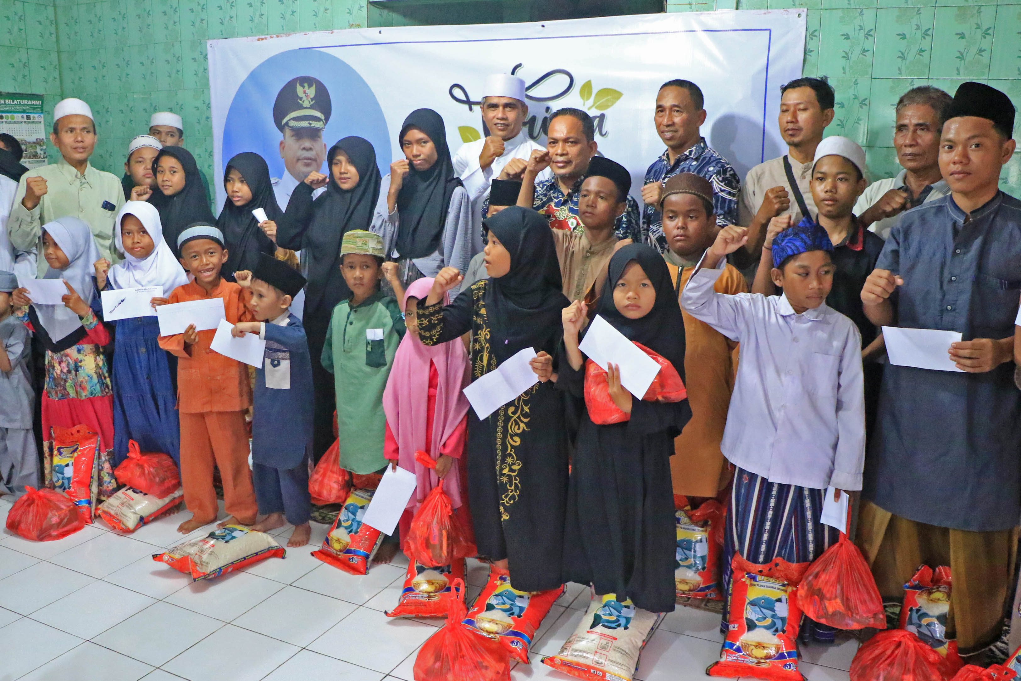 Sambut Malam Nisfu Syaban, Dr. Nurdin Silaturahmi dan Berbagi Bersama Anak Yatim