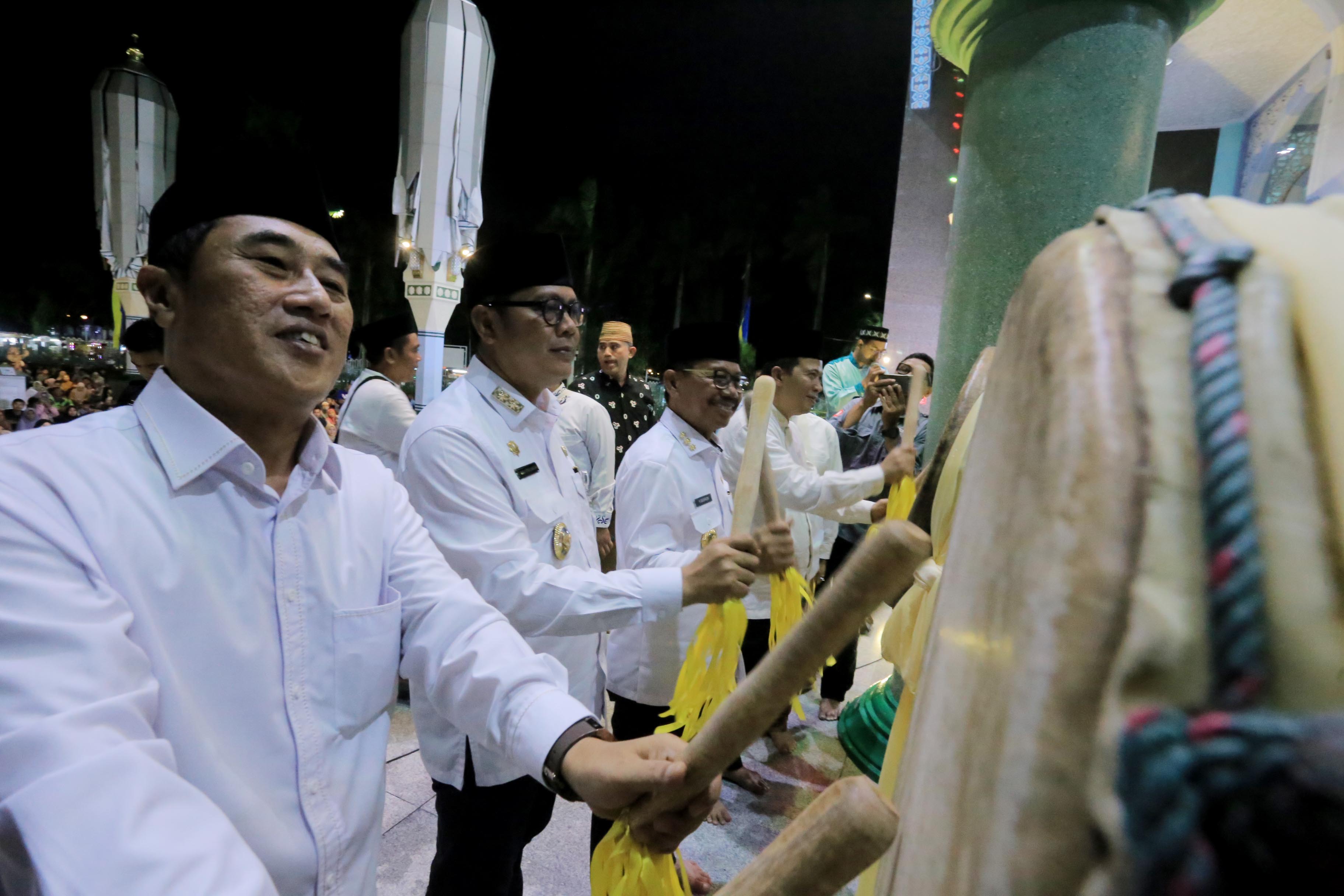 Festival Bedug Meriahkan Malam Takbiran di Masjid Raya Al-A\'zhom